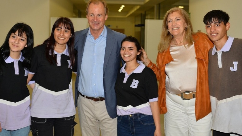 Bordet: “Nuestros jóvenes encuentran en su provincia la posibilidad de seguir estudiando”