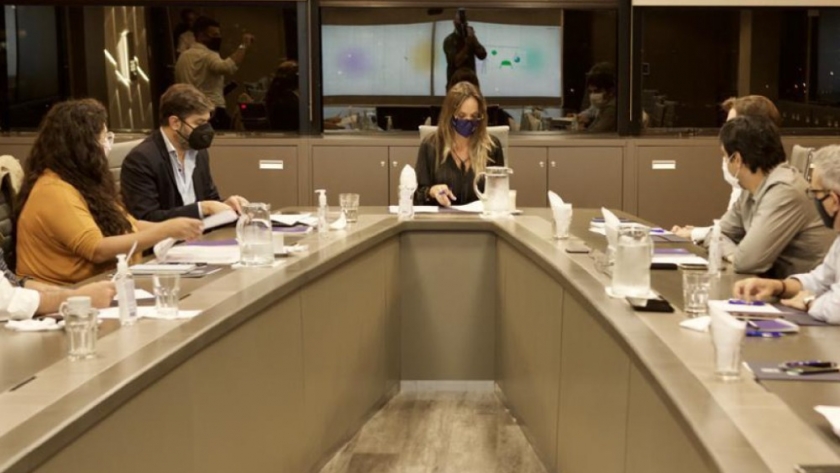 Malena Galmarini recibió a Carlos Bianco y Agustín Simone para continuar acercando los servicios de agua y cloacas a los barrios populares del conurbano