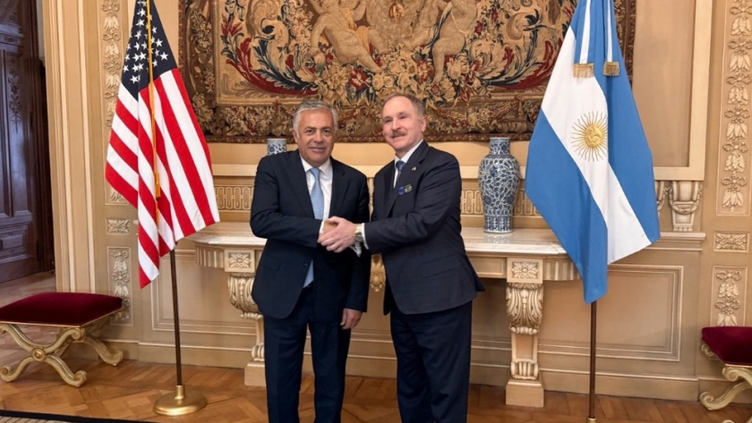 Cornejo presentó la agenda productiva de Mendoza al embajador de EE.UU. en su primera reunión con un gobernador