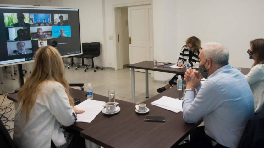Roturas de silobolsas: encuentro del Gobierno con la Mesa de Enlace