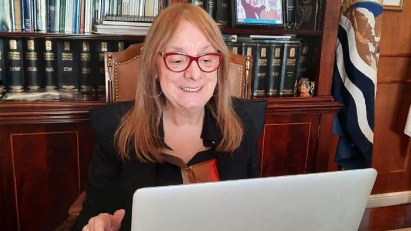 Alicia: "Estamos enfocados en que la energía sea el motor para crecer en Santa Cruz"
