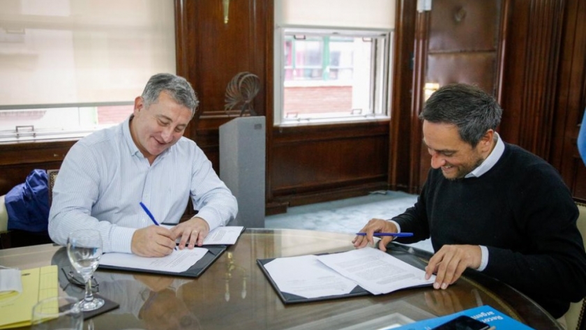 Cabandié firmó con la provincia de Misiones un convenio para fortalecer tareas de manejo del fuego