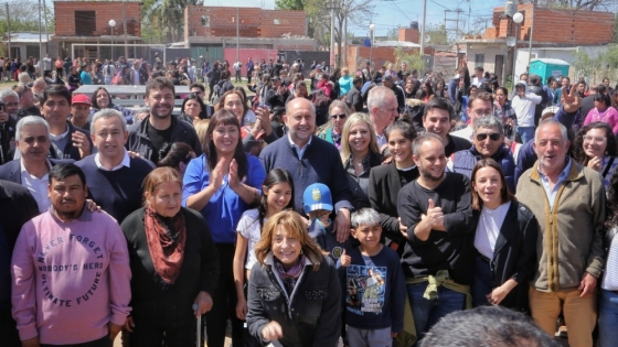 Perotti encabezó el anuncio de obras de urbanización integral en el barrio Los Pumitas de la ciudad de Rosario