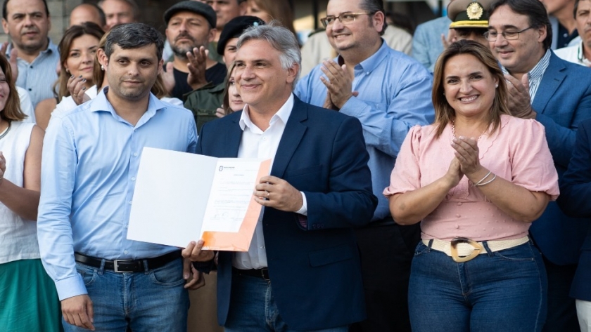 Llaryora anunció la duplicación de calzada de un tramo de la ruta 9 Norte, en Colonia Caroya