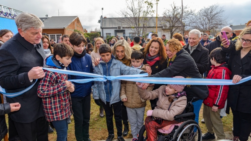 Sergio Ziliotto encabezó la entrega de 35 viviendas en General Pico y anunció 100 más