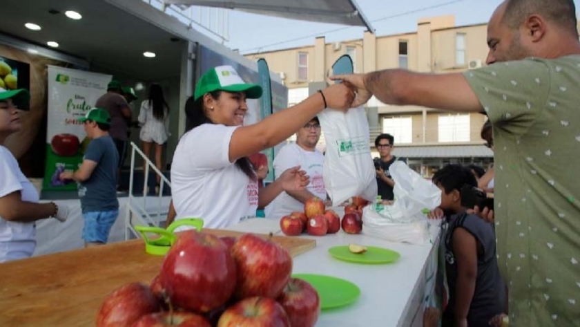 La fruta insignia rionegrina se luce en Las Grutas