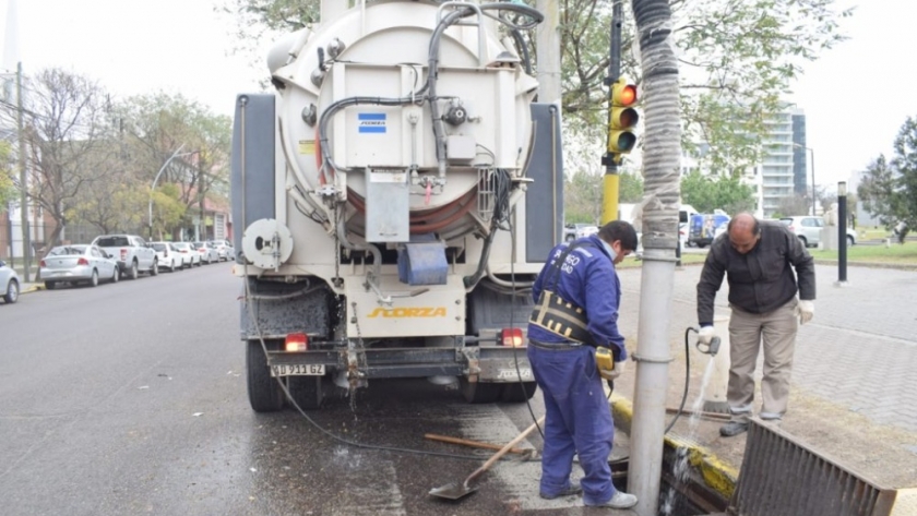 La Municipalidad trabaja en el mantenimiento de desagües pluviales