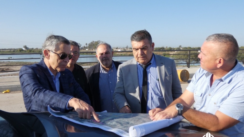 Autoridades de Obras públicas de Santiago del Estero, visitaron la construcción del puente de avenida Solís