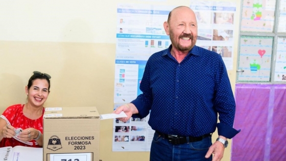 PASO 2023: El gobernador Insfrán votó en Laguna Blanca