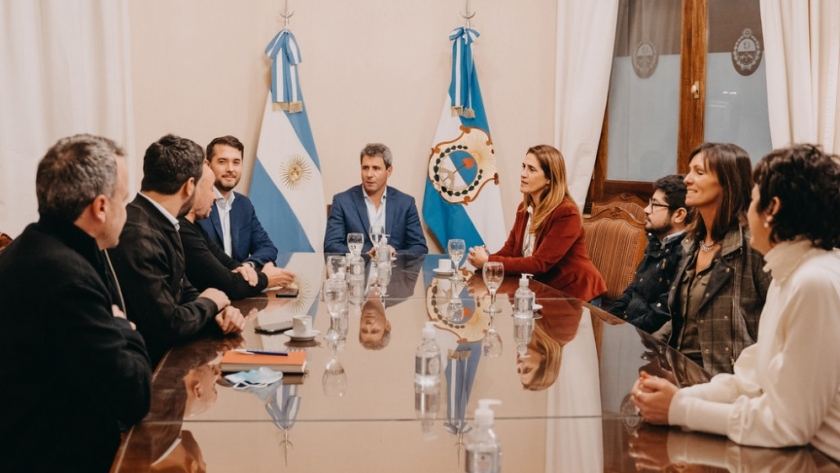 Uñac mantuvo una reunión para avanzar en la articulación entre Provincia y Nación