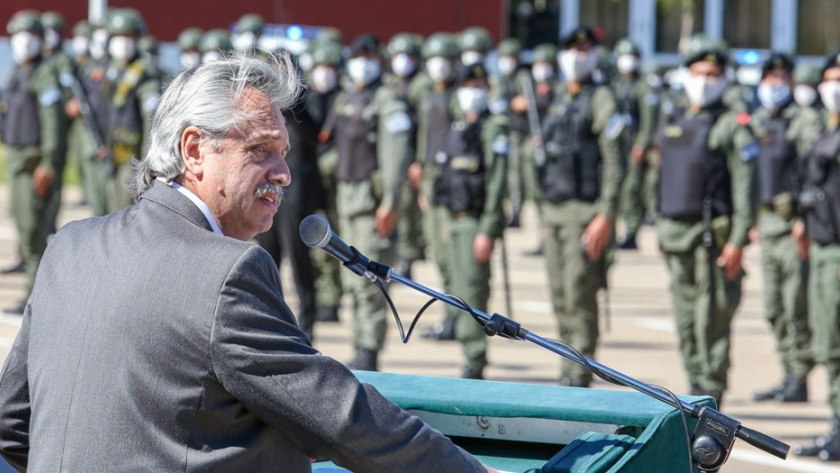 El Presidente agradeció la labor de las Fuerzas de Seguridad al presentar un contingente de Gendarmería en La Matanza