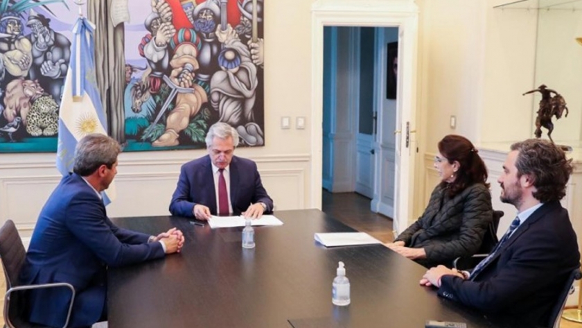 Alberto Fernández y Sergio Uñac firmaron importante convenio para la construcción de viviendas e infraestructura sanitaria