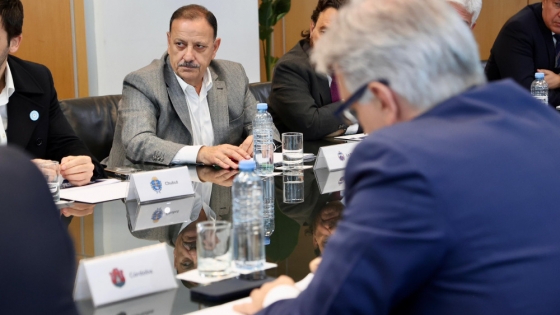 Quintela reclamó federalismo real ante la caída de coparticipación y freno a la obra pública