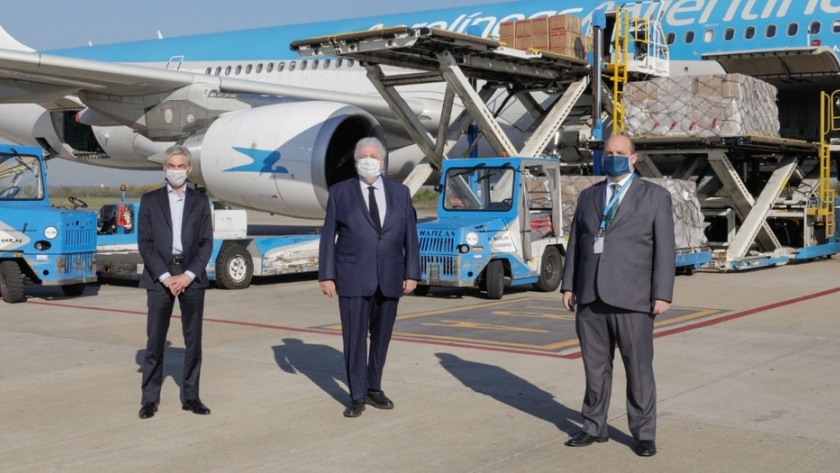 Meoni en Ezeiza: "Es un orgullo que Aerolíneas Argentinas sea quien esté dando respuestas frente a esta crisis sanitaria"