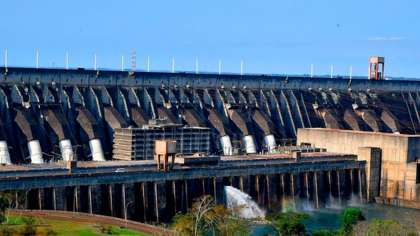 El desafío de acordar con Itaipú para que libere más agua y el río crezca