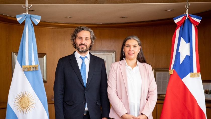 Cafiero recibió las copias de las Cartas Credenciales de la nueva embajadora de Chile