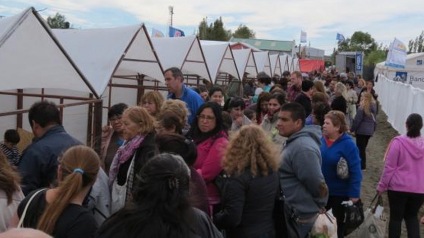 Encuestan a Agricultores Familiares de Santa Cruz