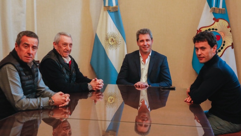 Sergio Uñac recibió a autoridades de la Asociación Corredores Turismo de Carretera