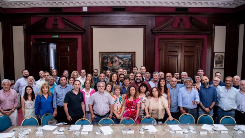 Kicillof acordó con gremios un nuevo aumento para las y los trabajadores del Estado