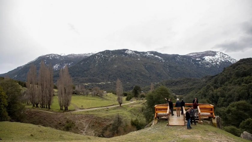 El Manso: el turismo se desarrolla cada vez más con base en la obra pública