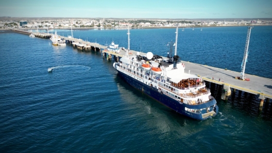 Temporada de cruceros en Chubut: arribó a Puerto Madryn el lujoso buque Island Sky