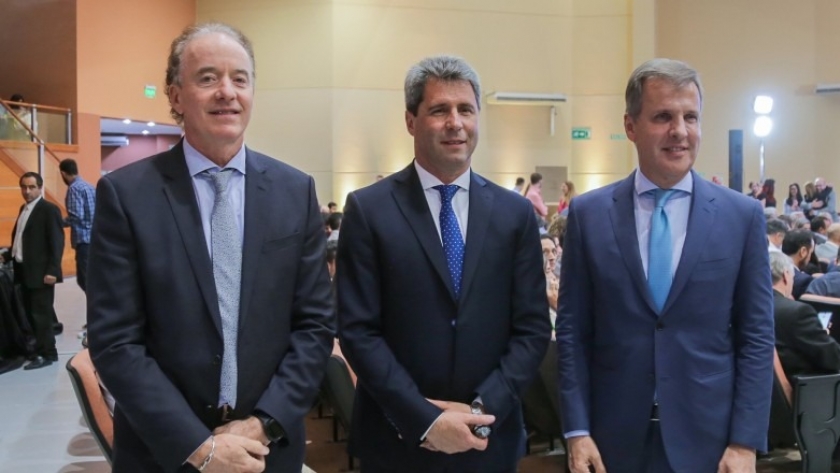Sergio Uñac asistió a la conferencia sobre “Desafíos de la Argentina para el 2023”