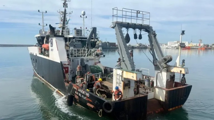 El INIDEP realiza la calibración de una red de arrastre de fondo en el BIP Mar Argentino