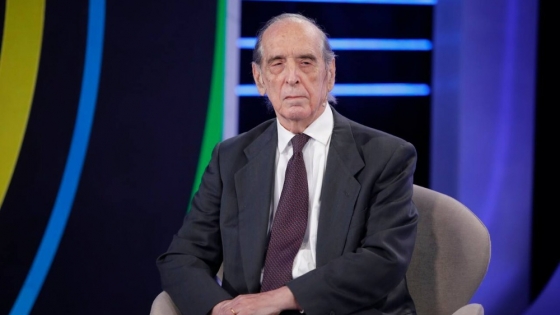 Arriazu: “Hay reservas para sostener el dólar y el verdadero riesgo es político”