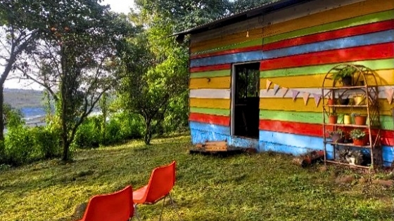 Garuhapé.  La casa de los colores, la cabaña que busca innovar el turismo rural Provinciales