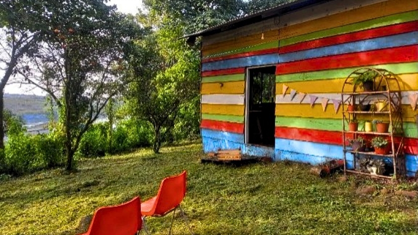 Garuhapé.  La casa de los colores, la cabaña que busca innovar el turismo rural Provinciales