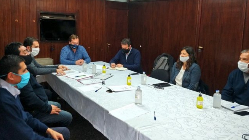 Tunuyán: obras viales y de saneamiento fueron los temas de agenda de Isgro