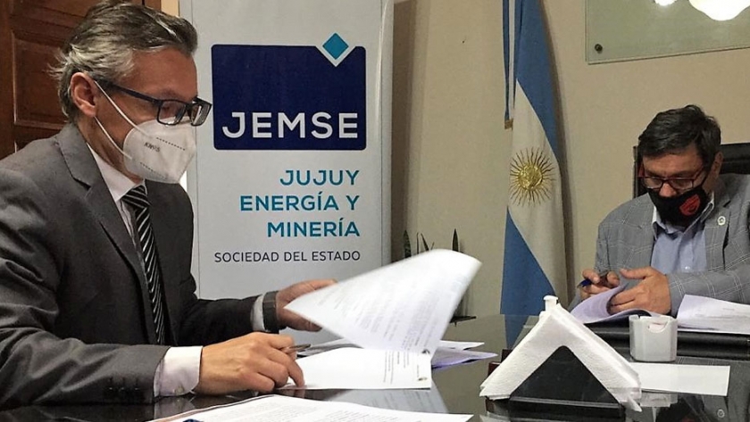 Firma de "convenio específico preliminar entre la UNJu y JEMSE"