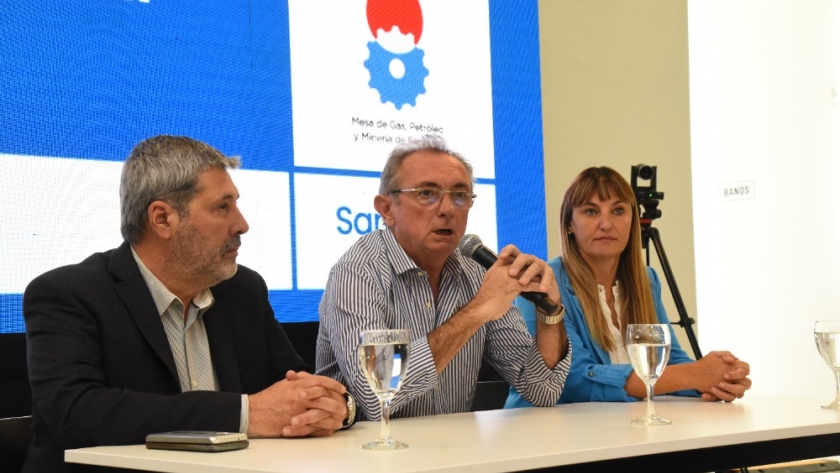 El ministro Costamanga encabezó un nuevo encuentro de la Mesa de Gas, Petróleo y Minería de la provincia