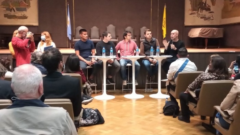 Reunión de vecinos y vecinas de Palermo con Horacio