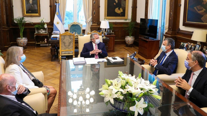 El Presidente recibió a representantes de la Cámara Argentina de Comercio y Servicios