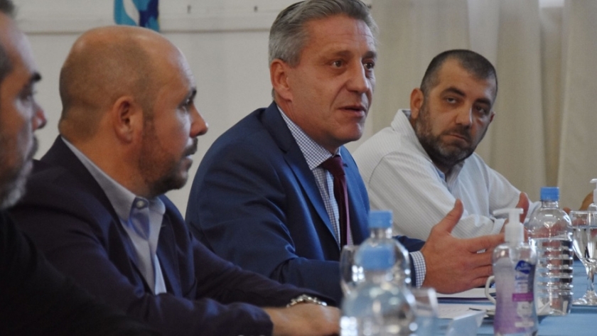 Arcioni encabezó una reunión con integrantes del comité económico social