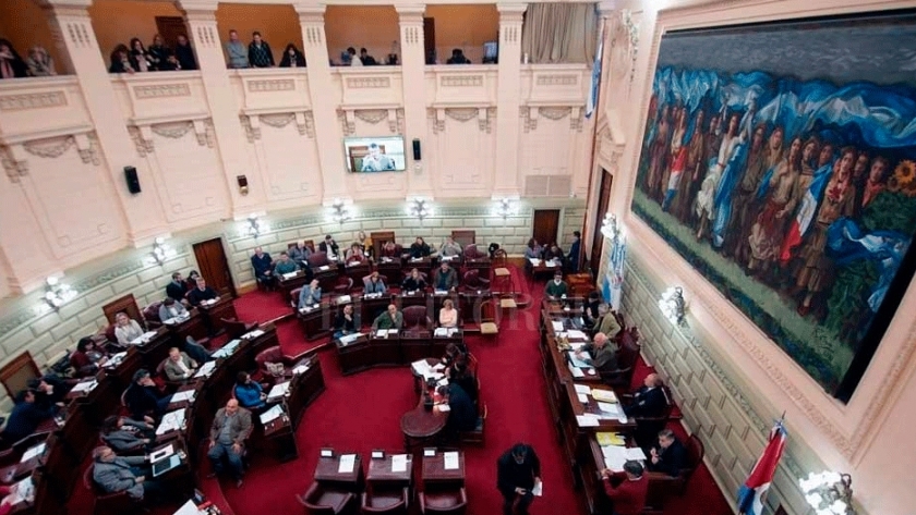 Santa Fe dio media sanción a un proyecto que modifica las distancias de aplicación de fitosanitarios