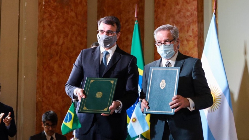Felipe Solá mantuvo una reunión de trabajo con Carlos França, ministro de Relaciones Exteriores de Brasil