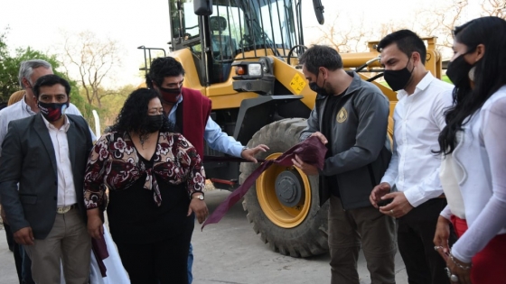 Salta: Cabandié entregó maquinaria para la gestión de residuos en Güemes