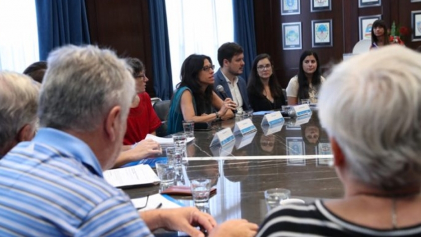 Paula Español resaltó la importancia de trabajar con las asociaciones de consumidores para cuidar el bolsillo de los argentinos