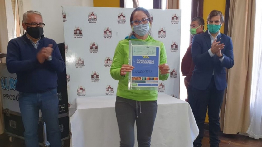 Entregaron más de 800 mil pesos en créditos Microsol 