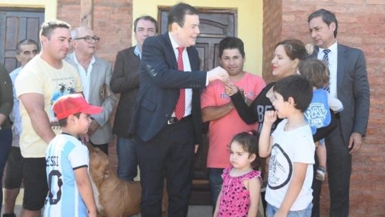 El gobernador Gerardo Zamora habilitó obras en Añatuya
