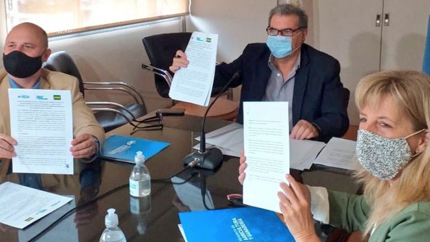 La provincia formalizó convenio para fortalecer la innovación tecnológica de la agroindustria