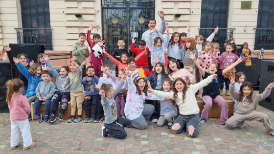 Rojas celebró el Día del Niño con juegos, música y sonrisas en Plaza San Martín