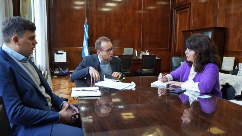 El Gobierno avanza en gestiones para potenciar el desarrollo productivo y comercial de Santa Cruz