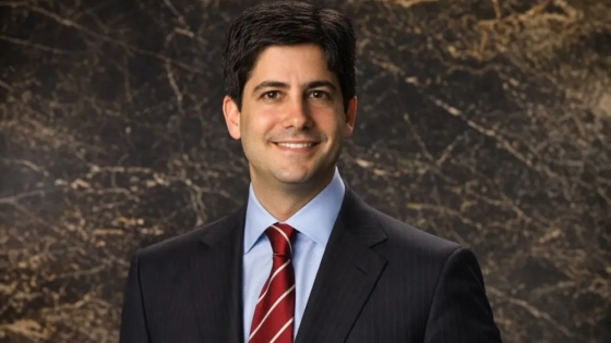 Kevin Warsh, el economista conservador que vuelve al centro del poder monetario de Estados Unidos