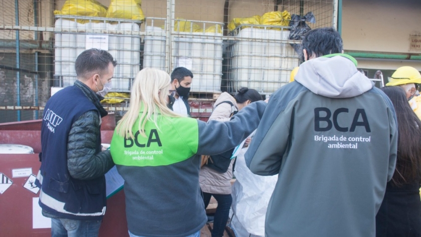 El Ministerio desarrolló un operativo de fiscalización en Lanús para trasladar residuos peligrosos