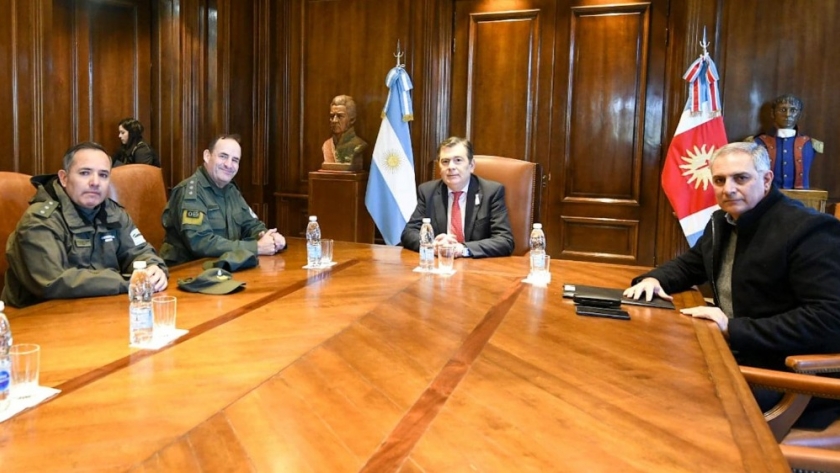 El gobernador Zamora recibió al comandante de la Región IV de Tucumán de Gendarmería