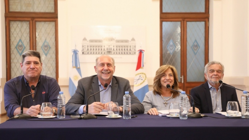 Perotti participó de la presentación de los avances del plan director de la región hídrica de los bajos submeridionales