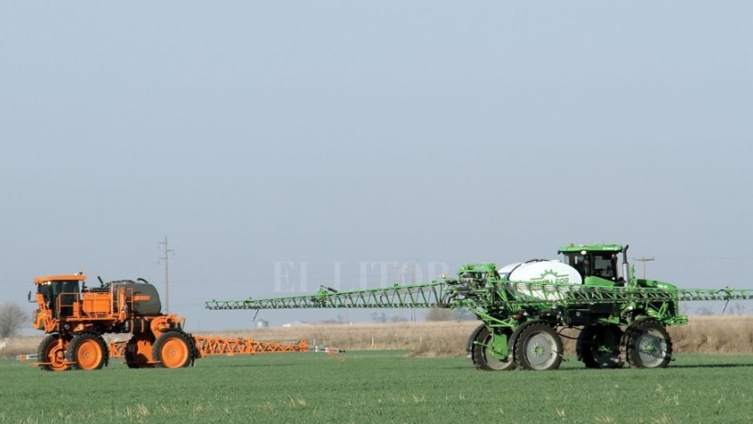 El gobierno de la provincia capacitó a profesionales en "Buenas Prácticas Agrícolas" y "Gestión de envases de agroquímicos"